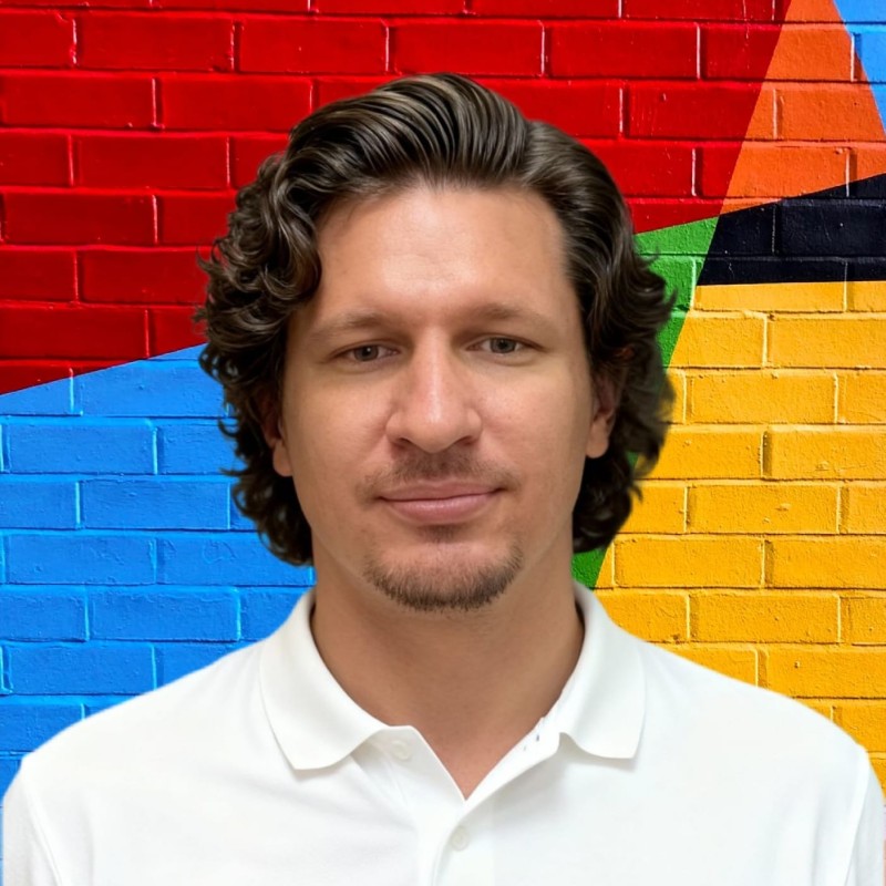 Alex K.